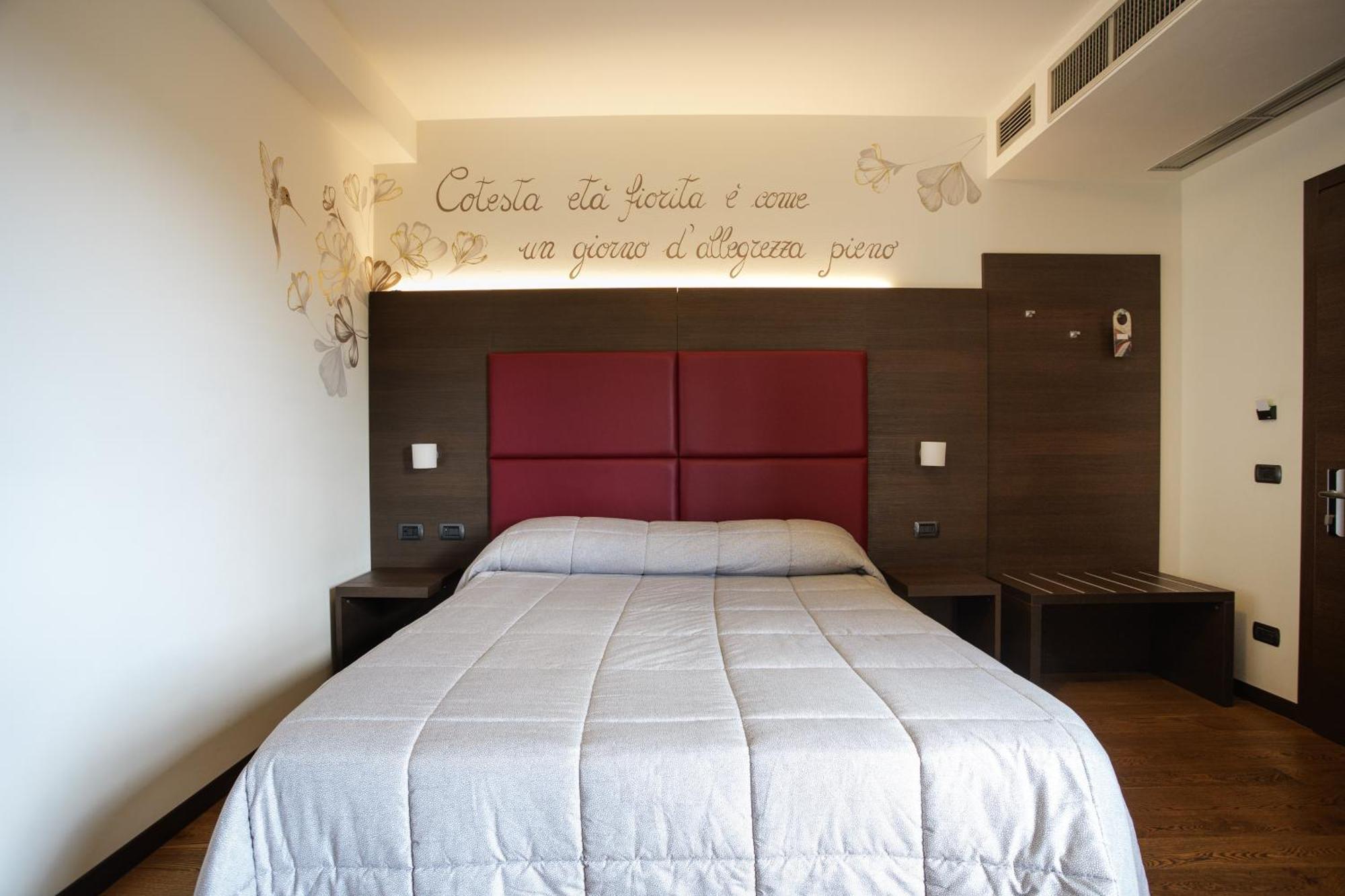 Hotel Ristorante Da Tonino Recanati Exterior photo