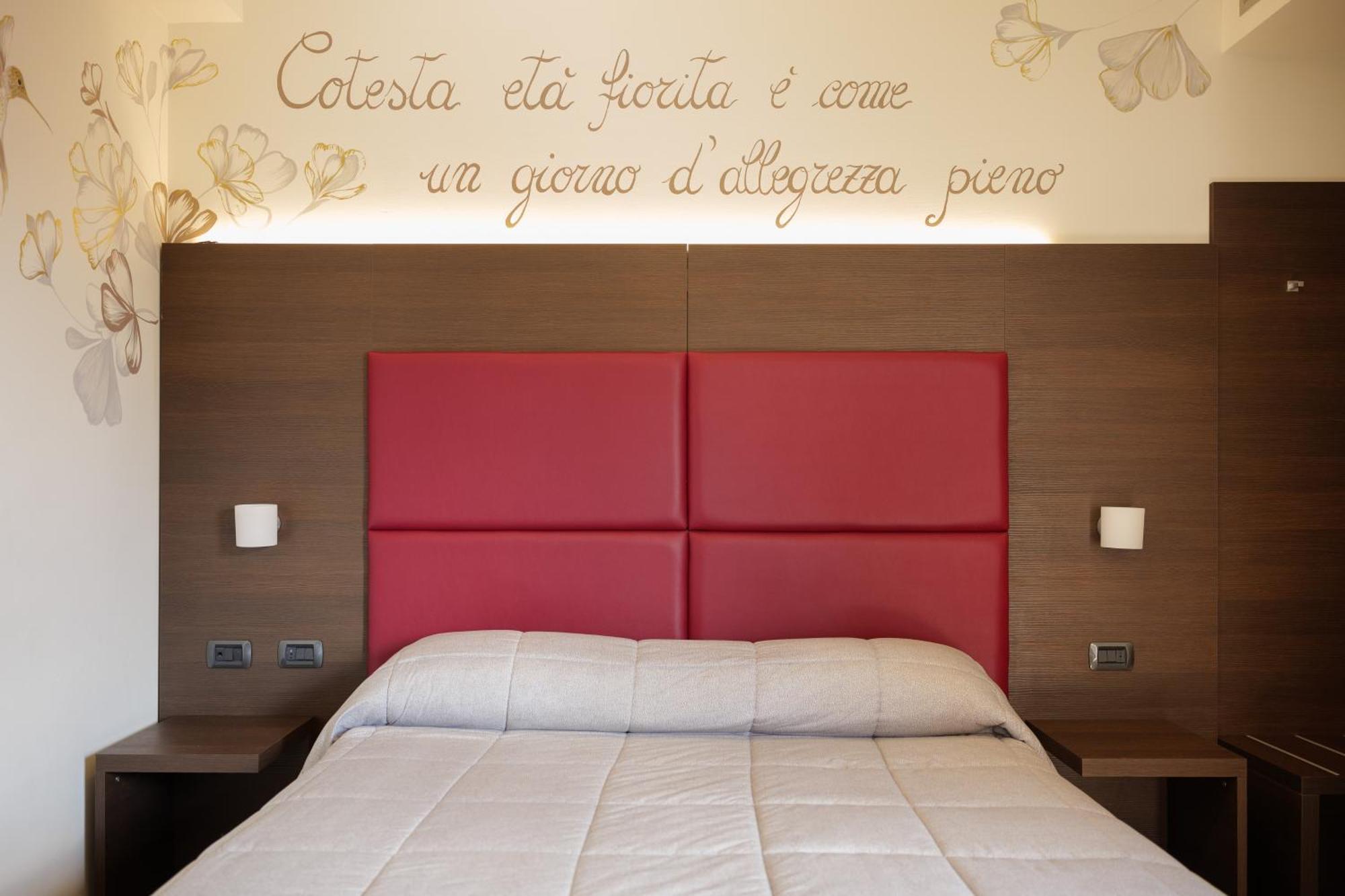 Hotel Ristorante Da Tonino Recanati Exterior photo